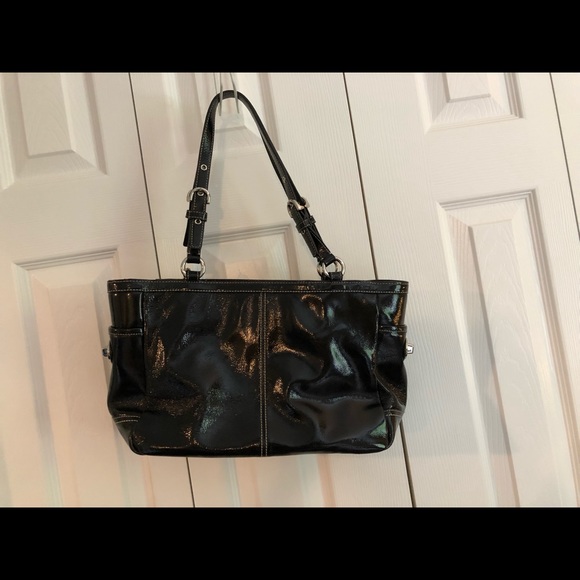 Coach patent leather shoulder bag - Picture 2 of 5
